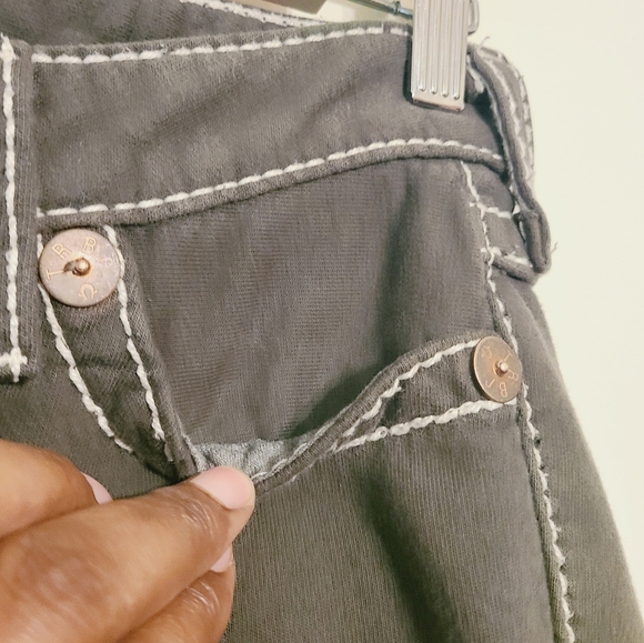 True Religion | Women's Low Rise Joey Big T Flared Gray/Green Jeans (Size 27) - Picture 9 of 14